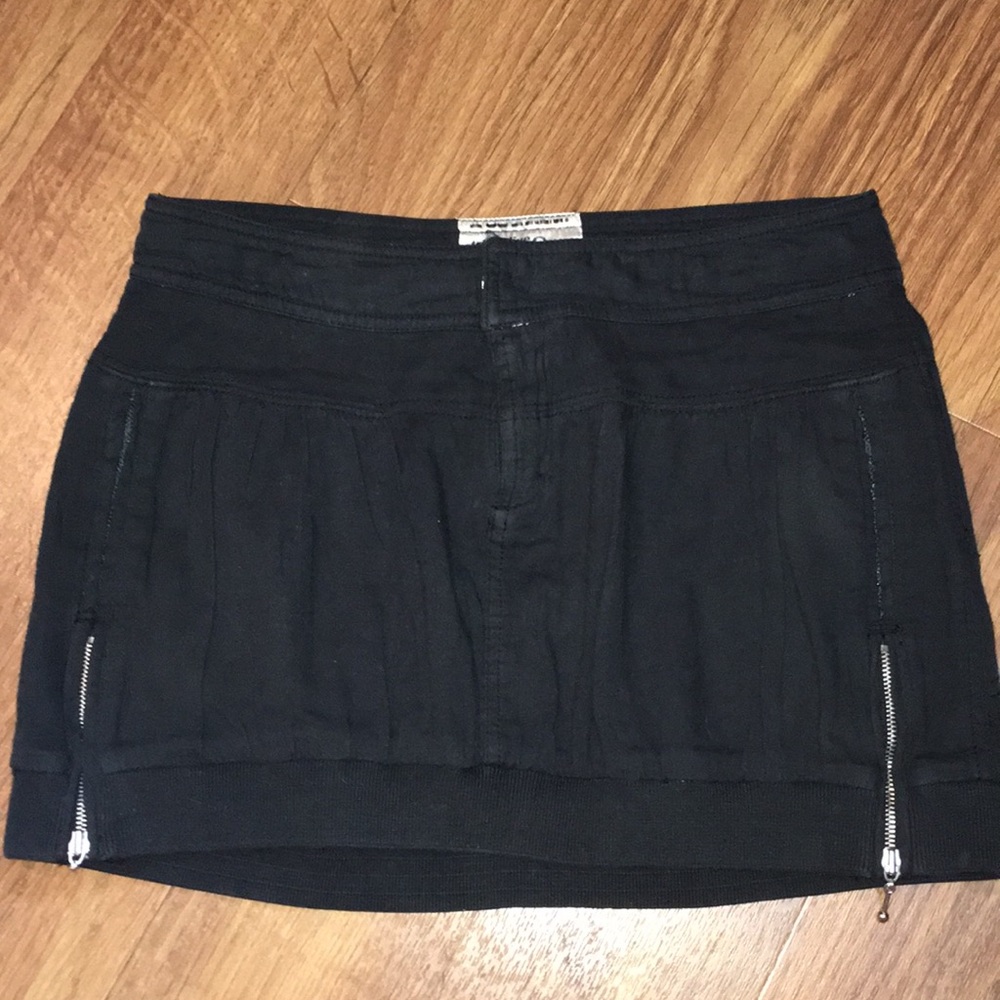 🌿 Triple Five Soul black skirt with zippers sz 4